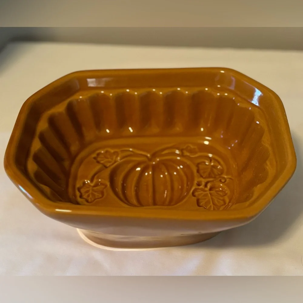 Vintage Crate & Barrel Ceramic Stoneware Pumpkin Bread Baking Dish / Jello Mold